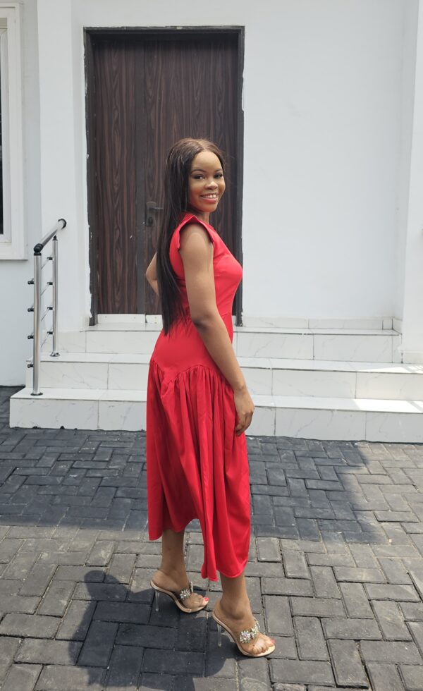 RED MIDI SLEEVELESS DRESS - Image 4