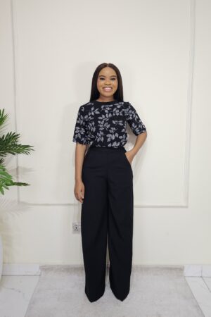BLACK & WHITE BLOUSE